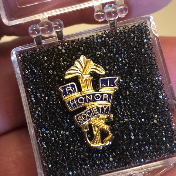 RI HONOR SOCIETY and President’s award for educational excellence pin tack back - Picture 2 of 12